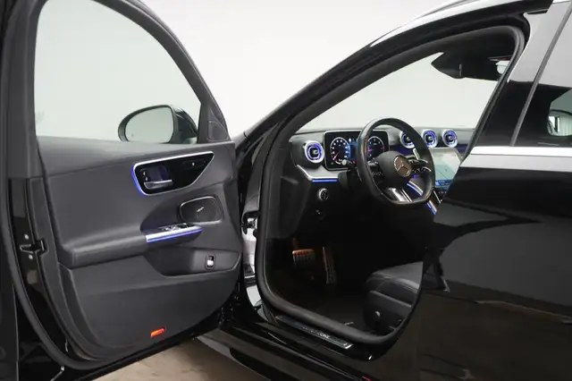 Mercedes-Benz C-Class view 12
