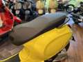 Vespa Primavera 125 S Jaune Zwart - thumbnail 5