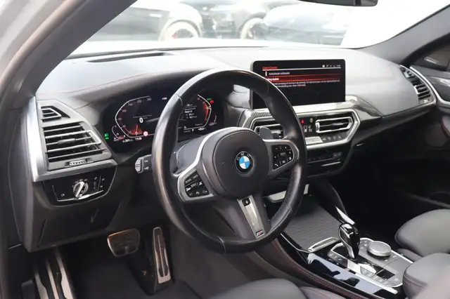 BMW X4 view 12
