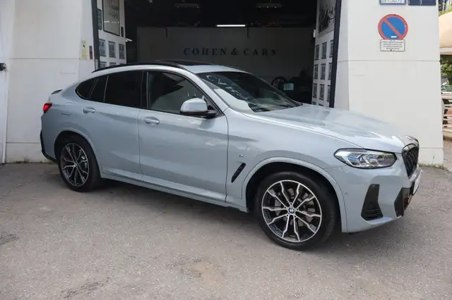 BMW X4 view 4
