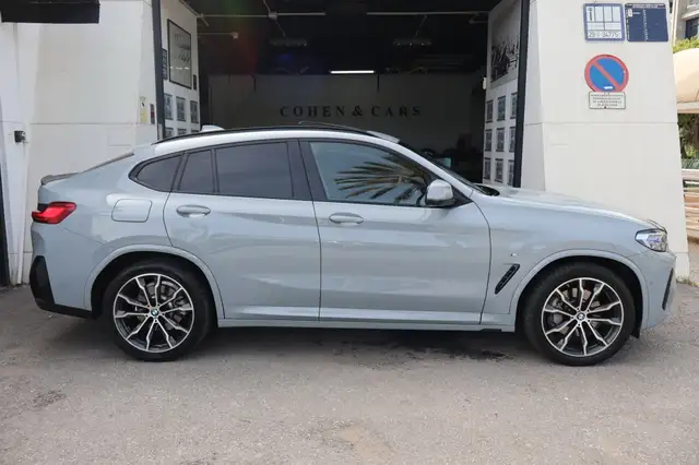 BMW X4 view 5