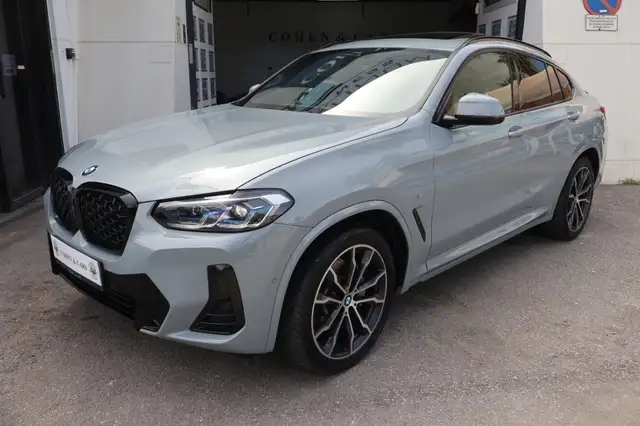 BMW X4 view 2