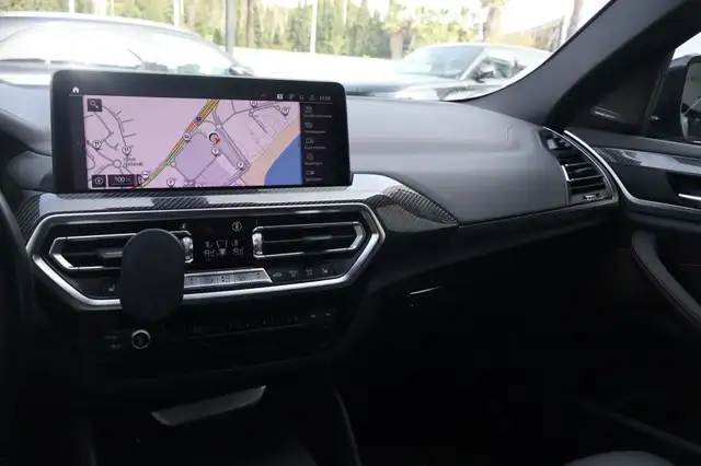 BMW X4 view 18