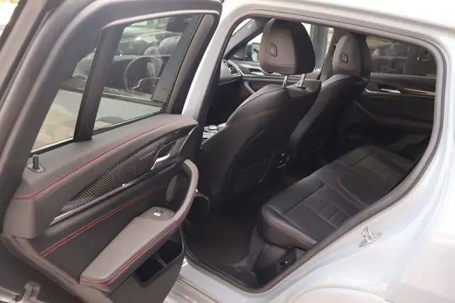 BMW X4 view 23