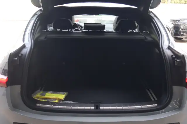 BMW X4 view 28