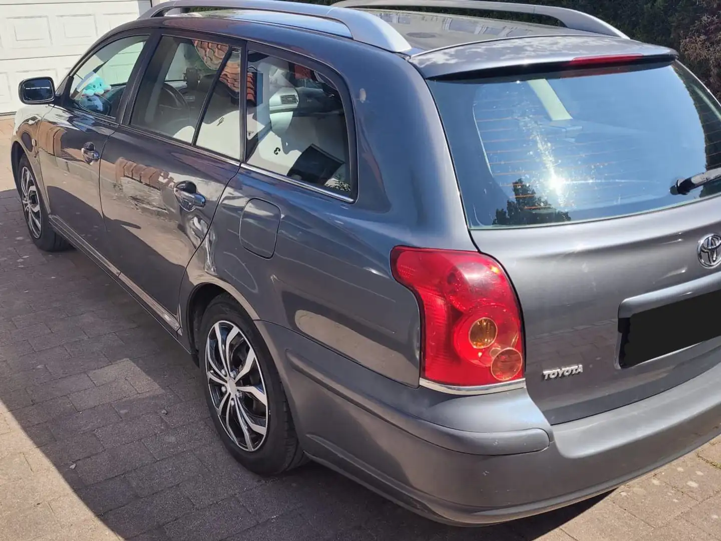 Toyota Avensis Avensis 2.0 VVT-i Combi Travel Сірий - 2