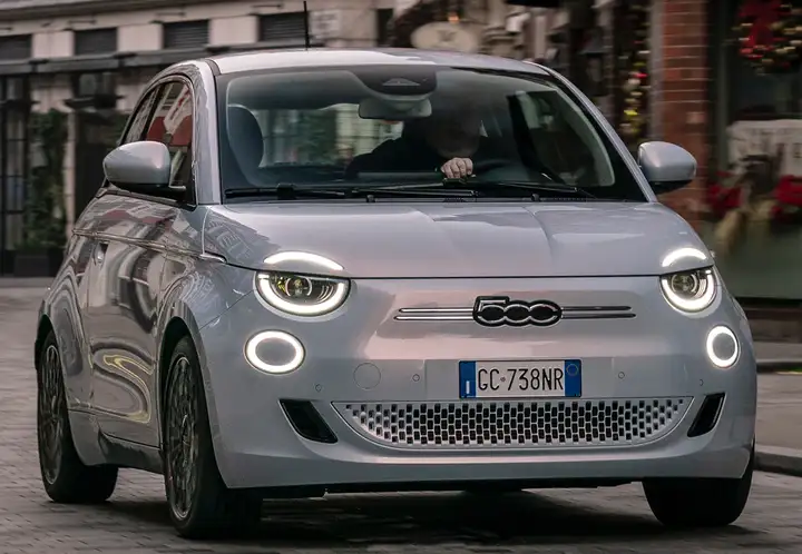 Fiat 500 1.2 Lounge 2019, foto 2