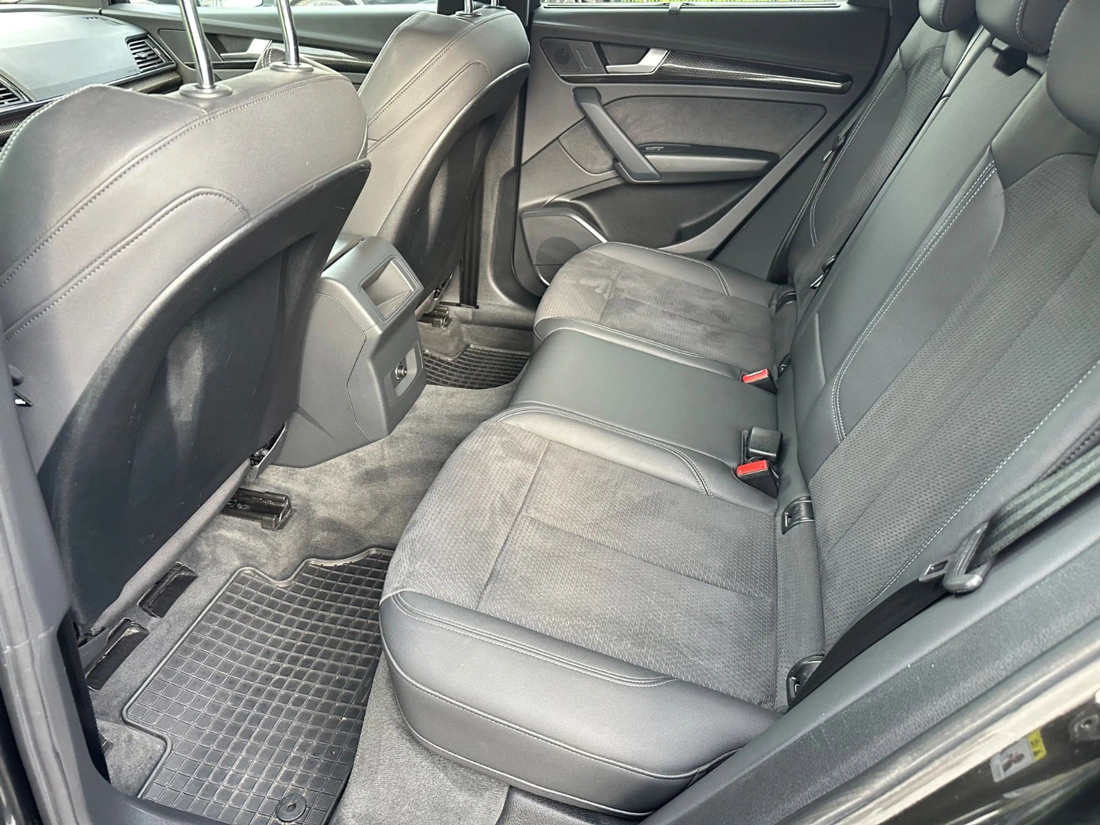 Audi SQ5 Sportback 3.0TDI *1HD/HUD/ACC/AIR/AHK/LED* — photo 12