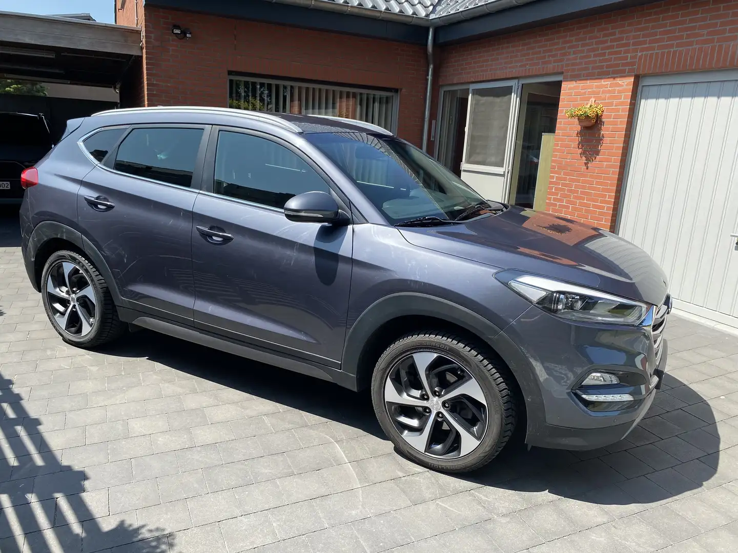 Hyundai TUCSON Premium model! 1ste eigenaar,  goed onderhouden! Grijs - 2