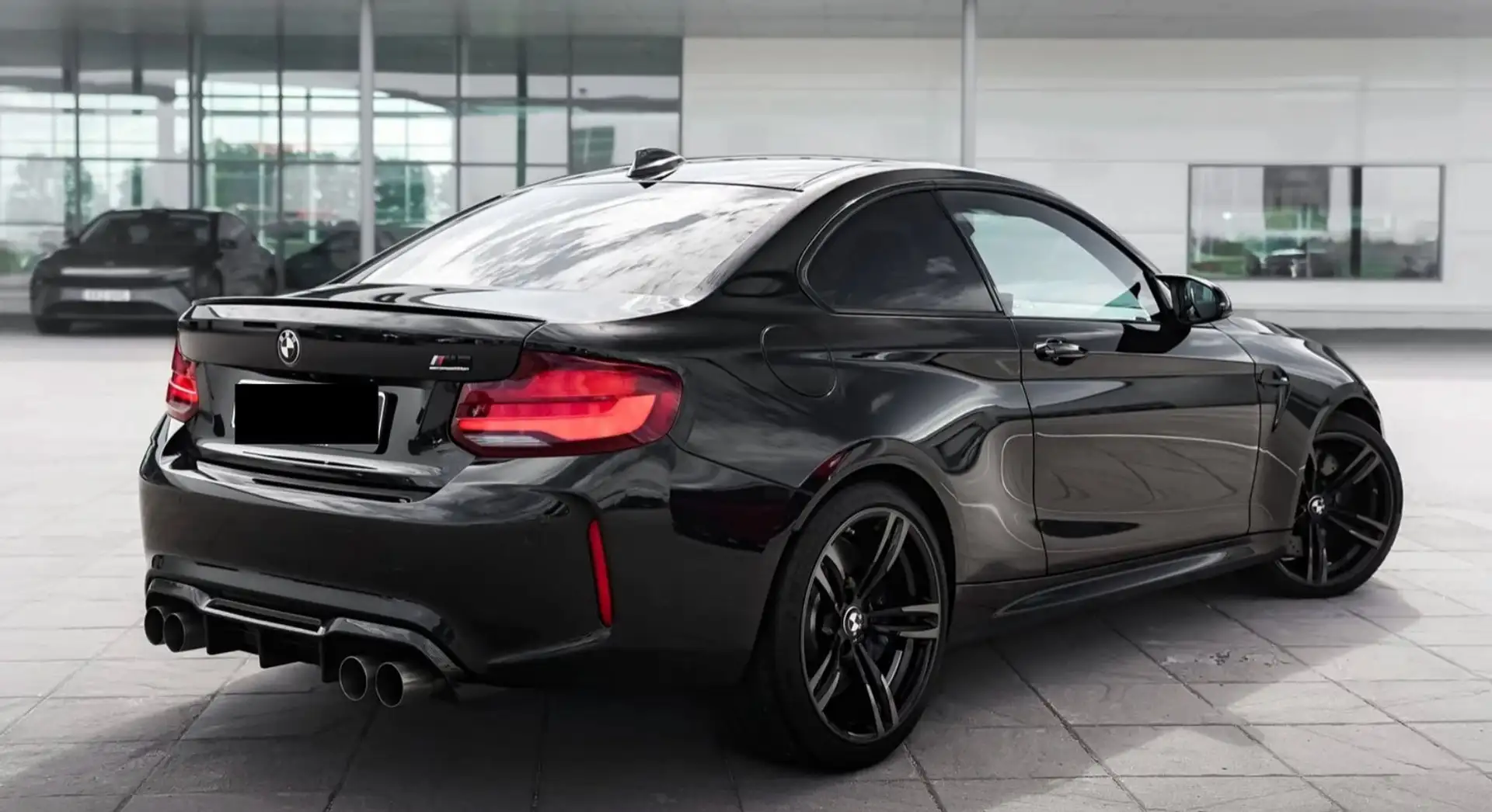 BMW M2 Competition Schwarz - 2