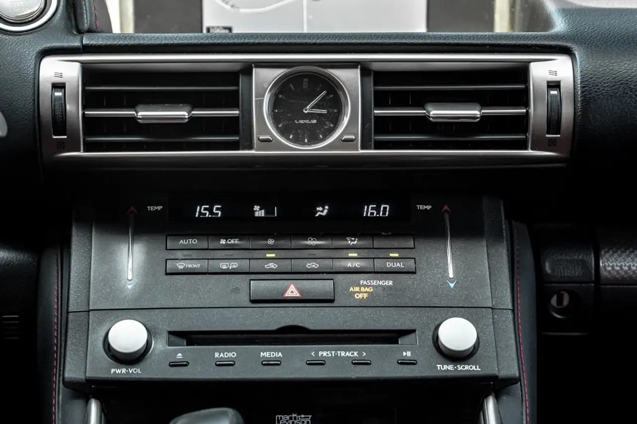 Lexus IS снимка Lexus IS