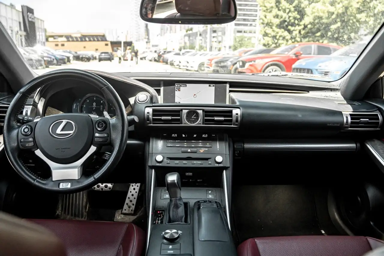 Lexus IS снимка Lexus IS