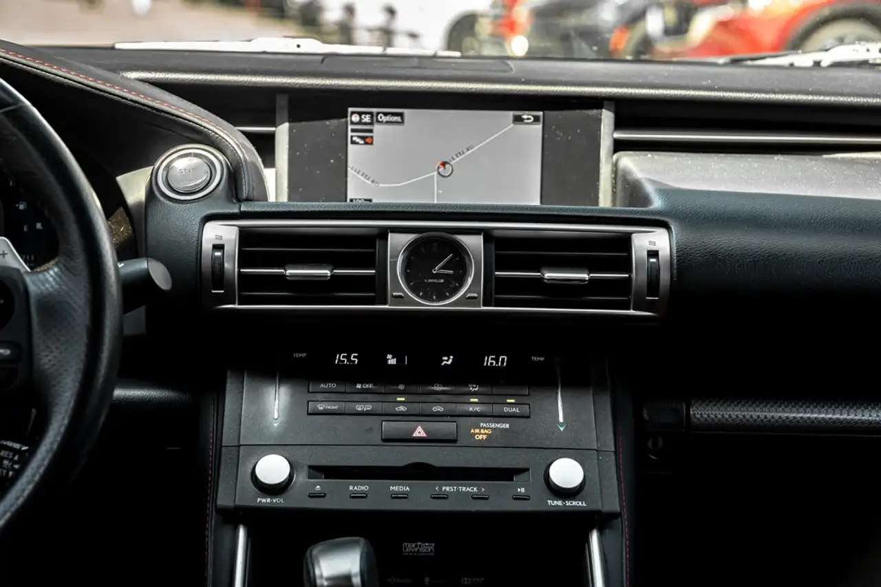 Lexus IS снимка Lexus IS