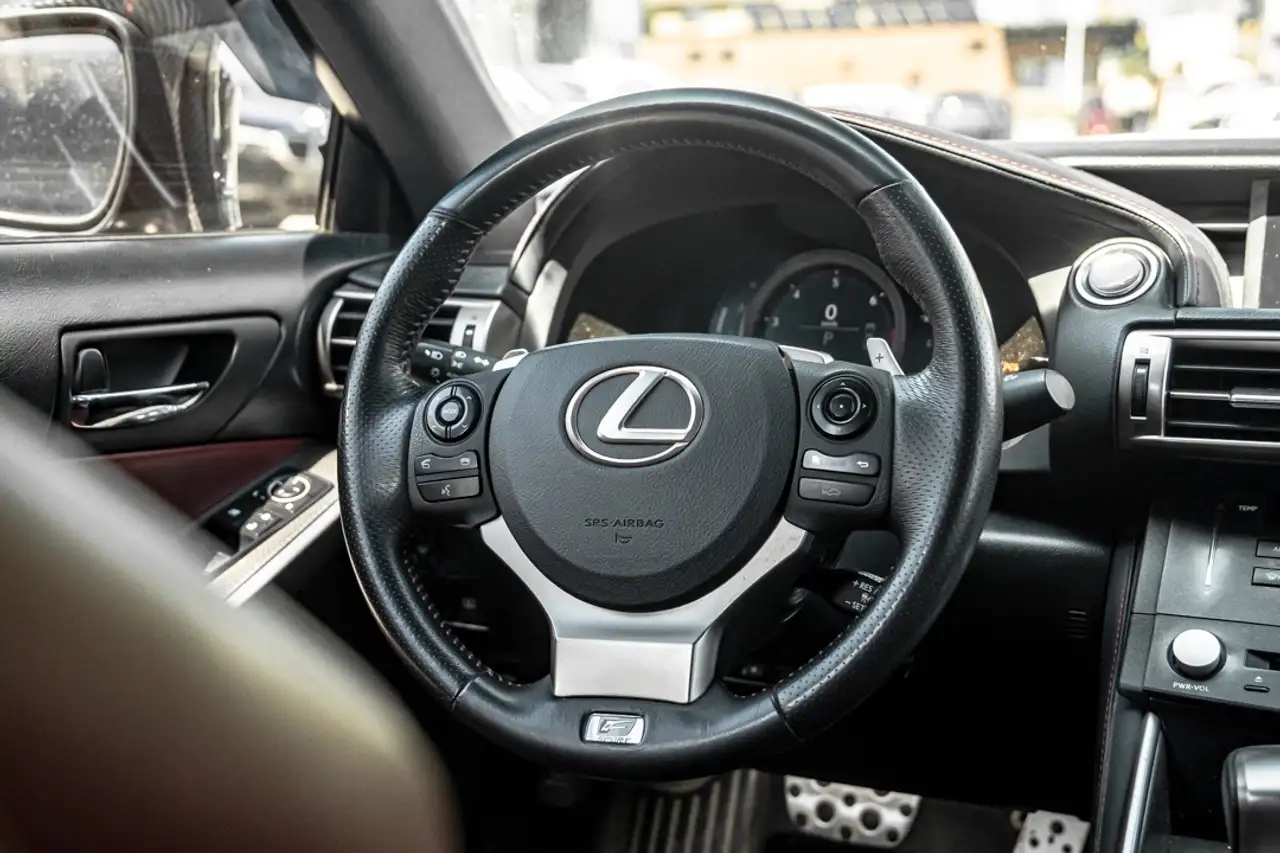 Lexus IS снимка Lexus IS