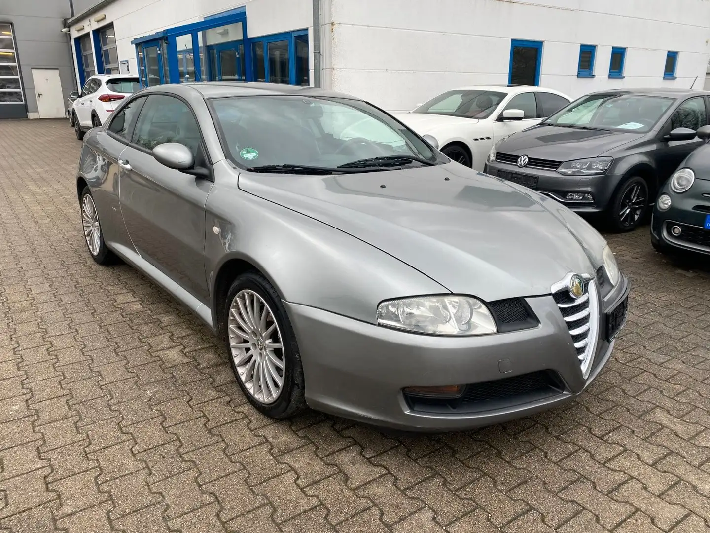 Alfa Romeo GT 2.0 16V JTS Progression Grau - 2