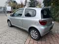 Toyota Yaris 1.3i 16v Linea Sol Gris - thumbnail 2