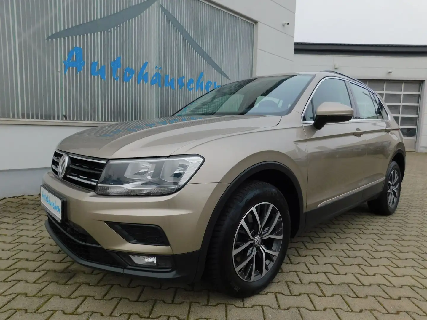 Volkswagen Tiguan 2.0 TDI DSG Comfortline 4Motion Navi/4x4 Beige - 1