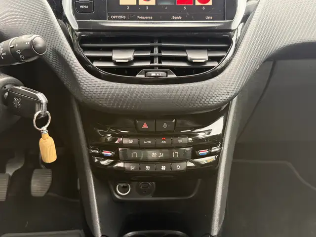 Peugeot 2008 view 25