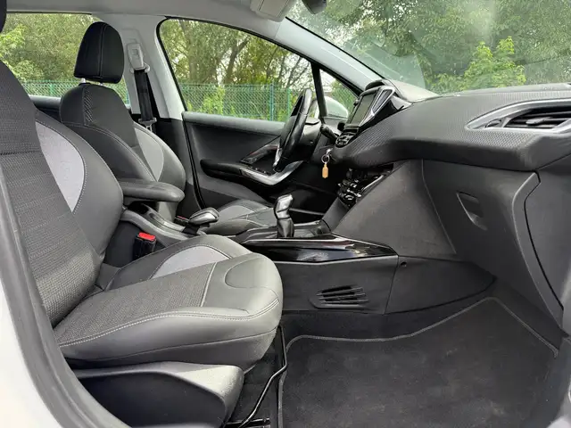 Peugeot 2008 view 15