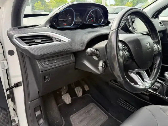 Peugeot 2008 view 20