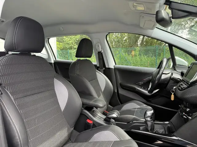 Peugeot 2008 view 14