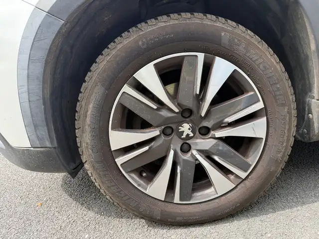 Peugeot 2008 view 16