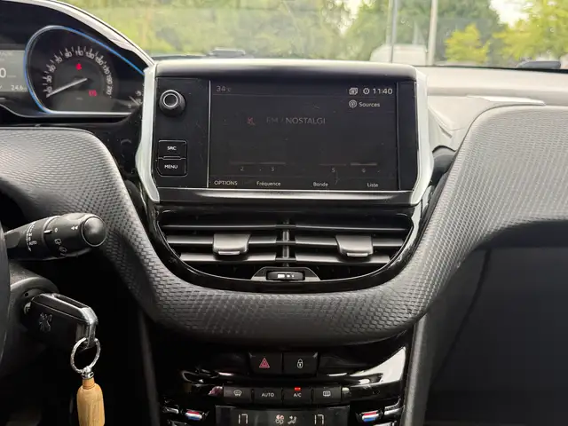 Peugeot 2008 view 24