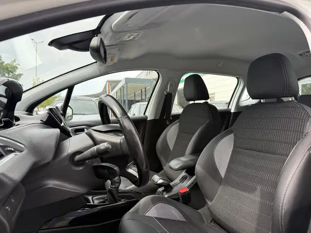 Peugeot 2008 view 11