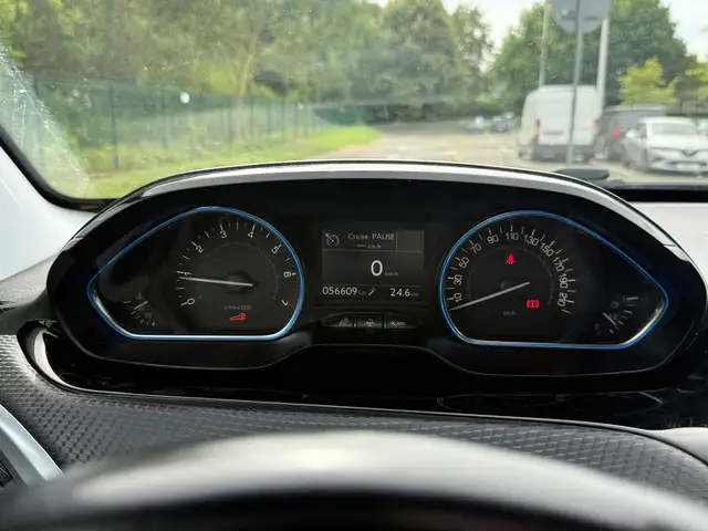 Peugeot 2008 view 19