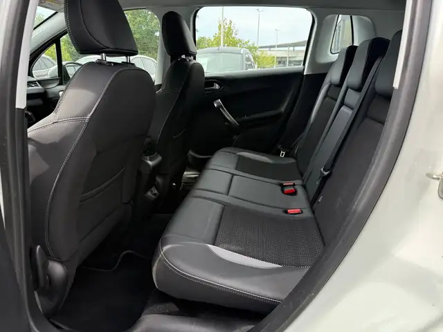 Peugeot 2008 view 12