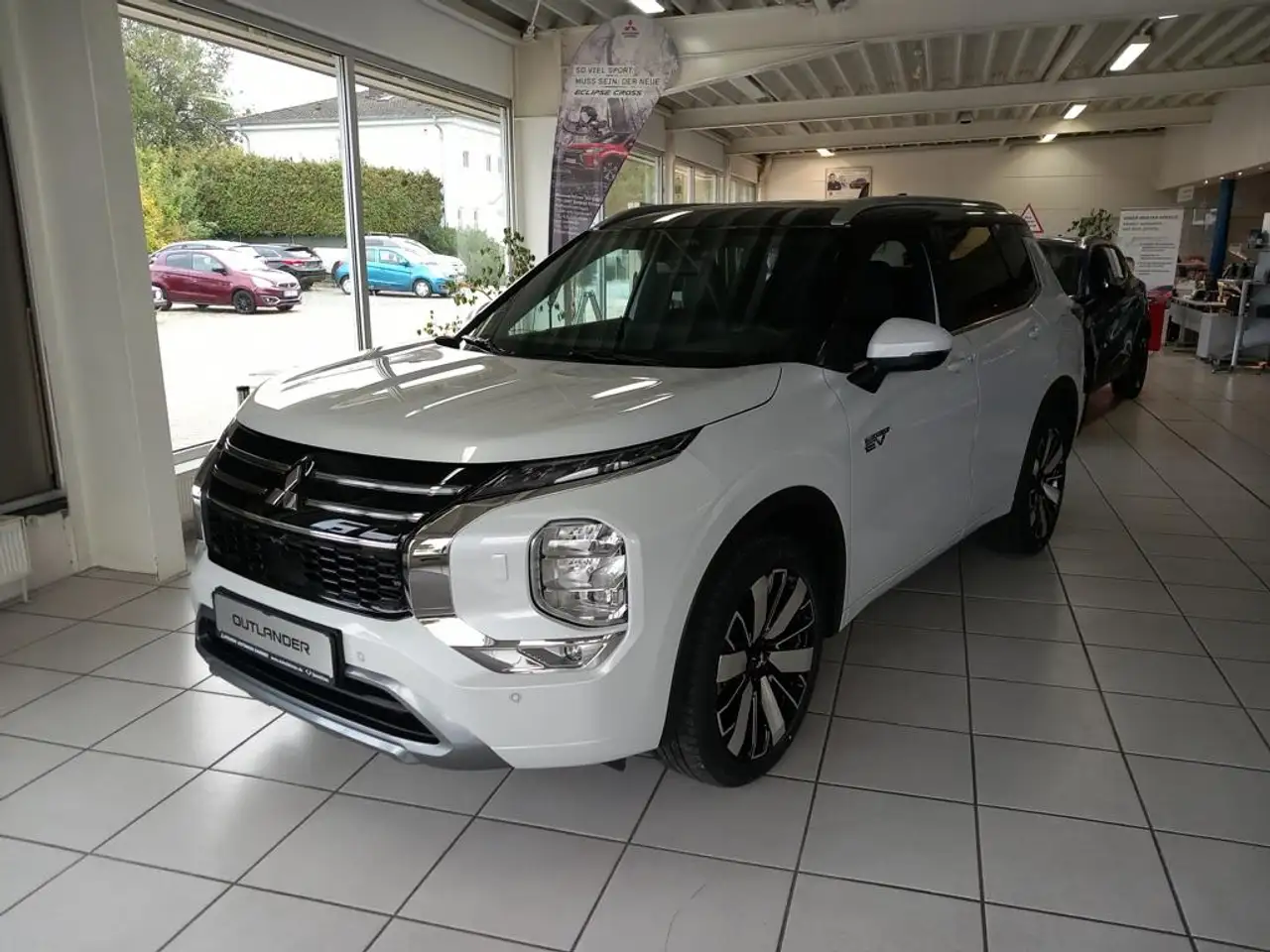 Mitsubishi Outlander Plug-in Hybrid TOP 2.4 4WD Navi, Panoramadach, 4x-