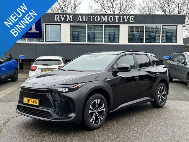 Toyota bZ4X Premium 71 kWh VAN: 33.900,- VOOR: 29.877,- | 3 FA