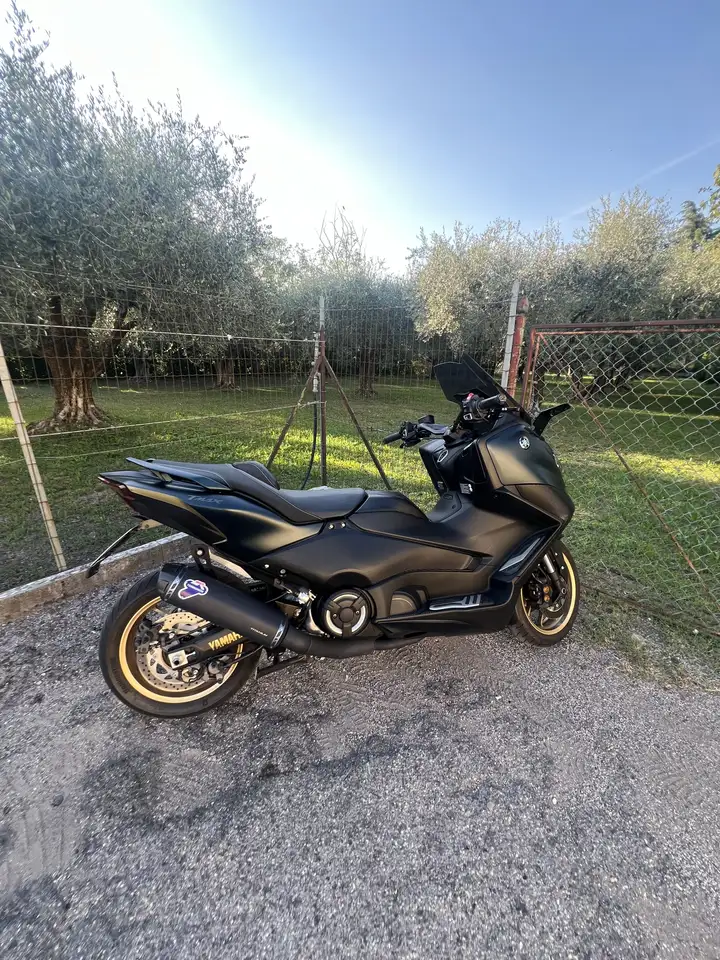 Yamaha Tmax 560