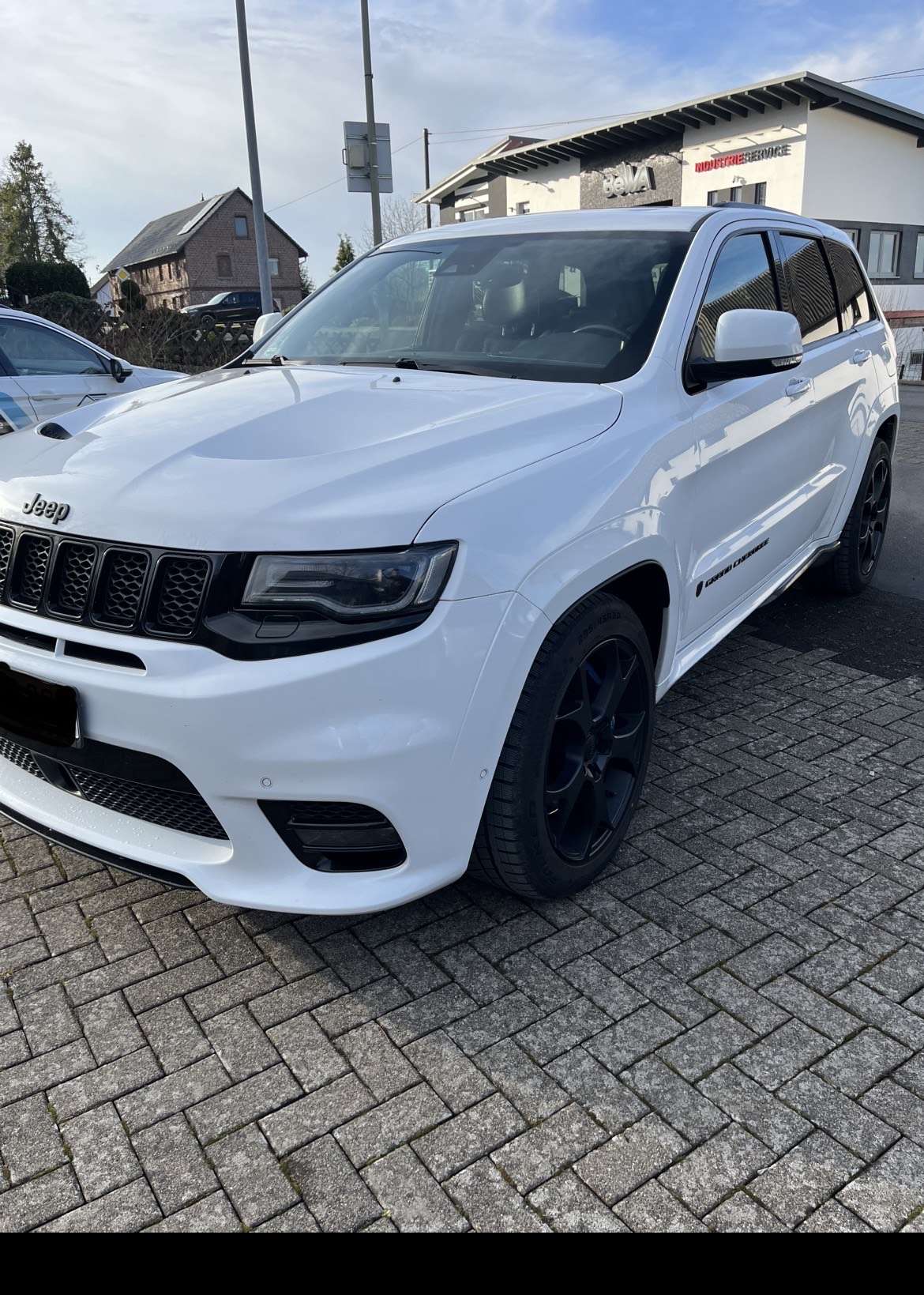 Second hand Jeep Grand Cherokee 6.4 SRT8