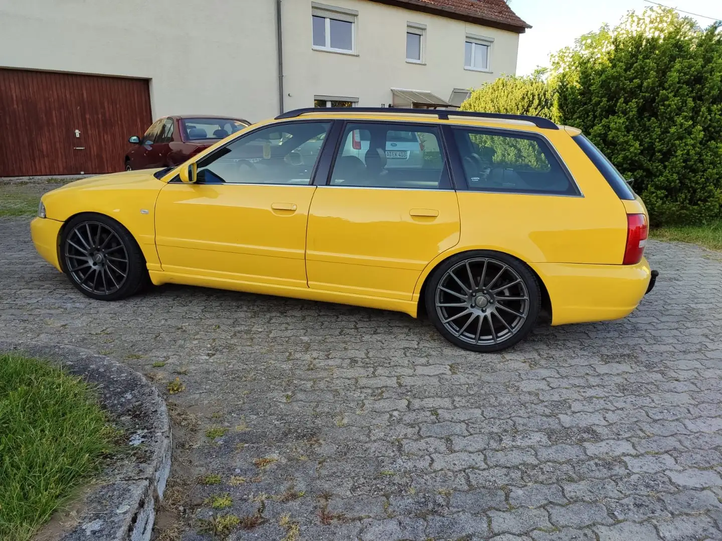 Audi S4 Avant Quattro Amarillo - 2