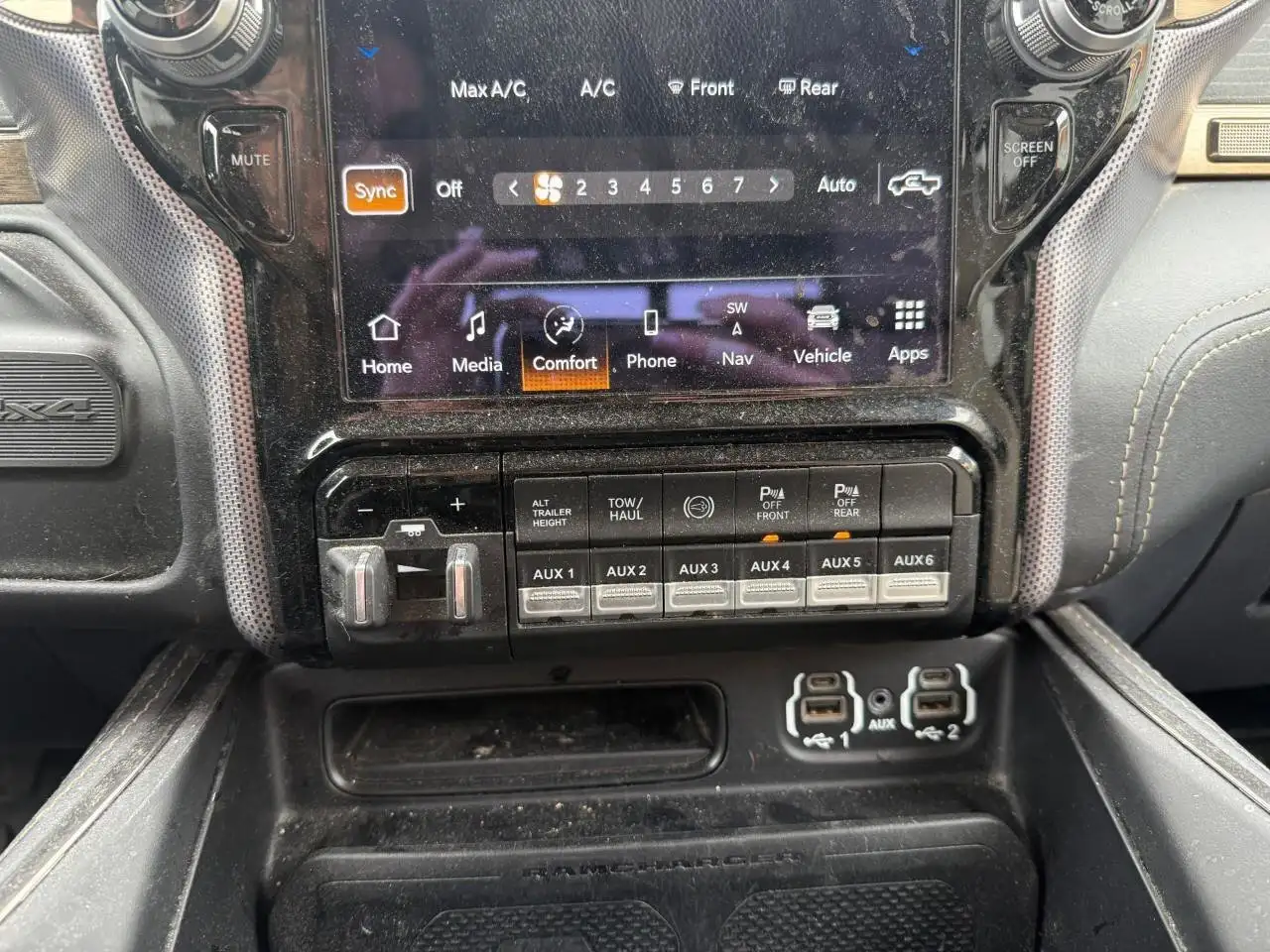 RAM 2500 снимка RAM 2500