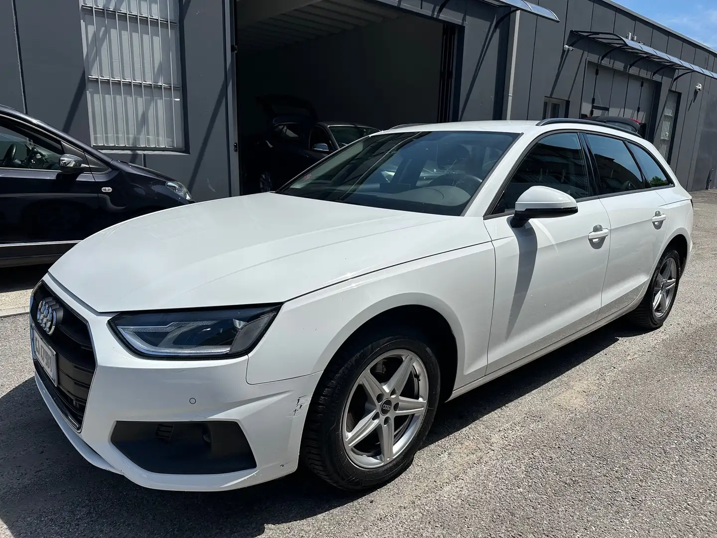 Audi A4 A4 Avant 30 2.0tdi mhev Business Ad 136cv s-tronic Bianco - 2