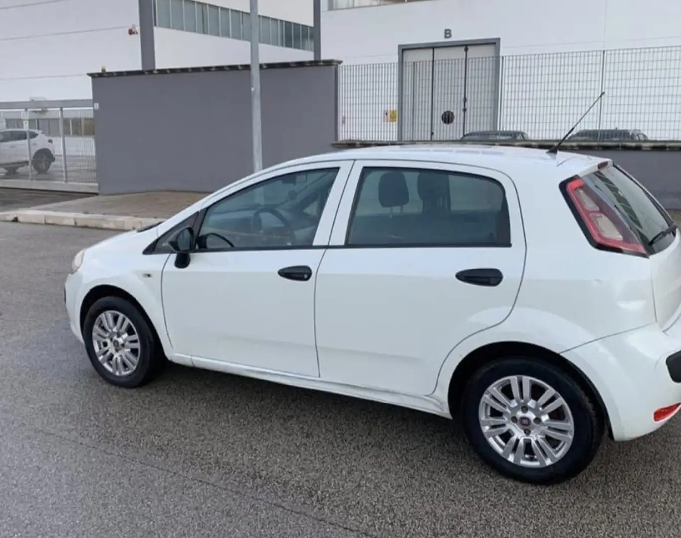 Fiat Punto Evo 5p 1.3 mjt Dynamic 75cv - 2