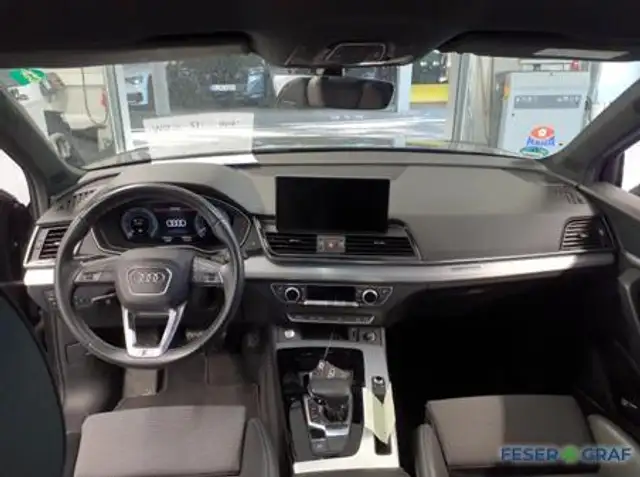 Audi Q5 view 7