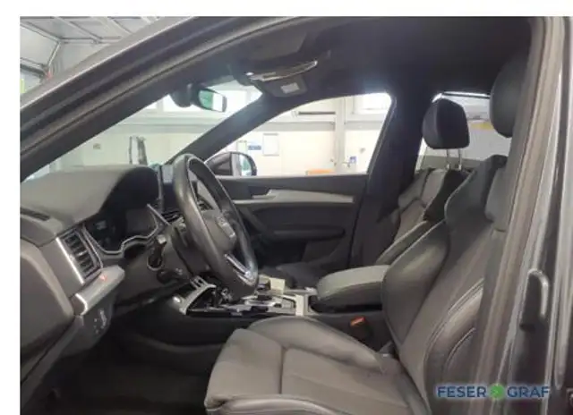 Audi Q5 view 6