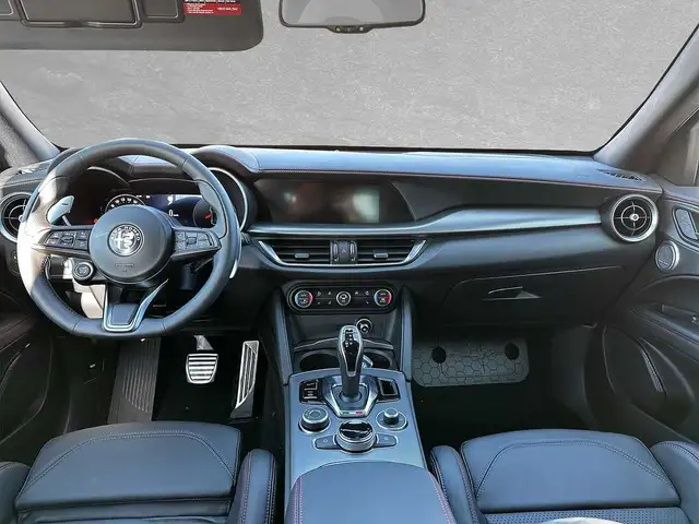 Alfa Romeo Stelvio view 7