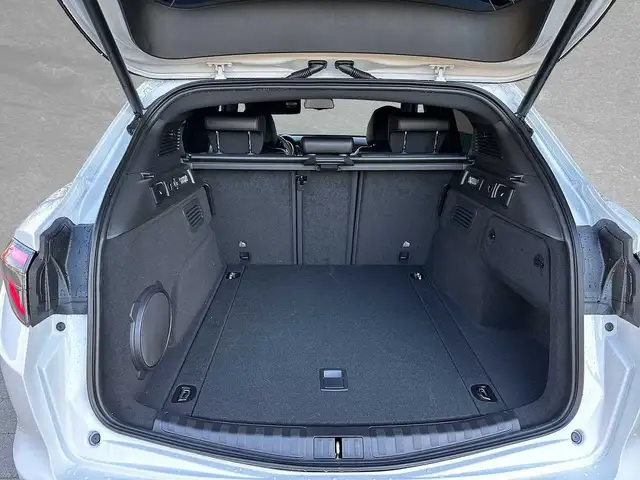 Alfa Romeo Stelvio view 10