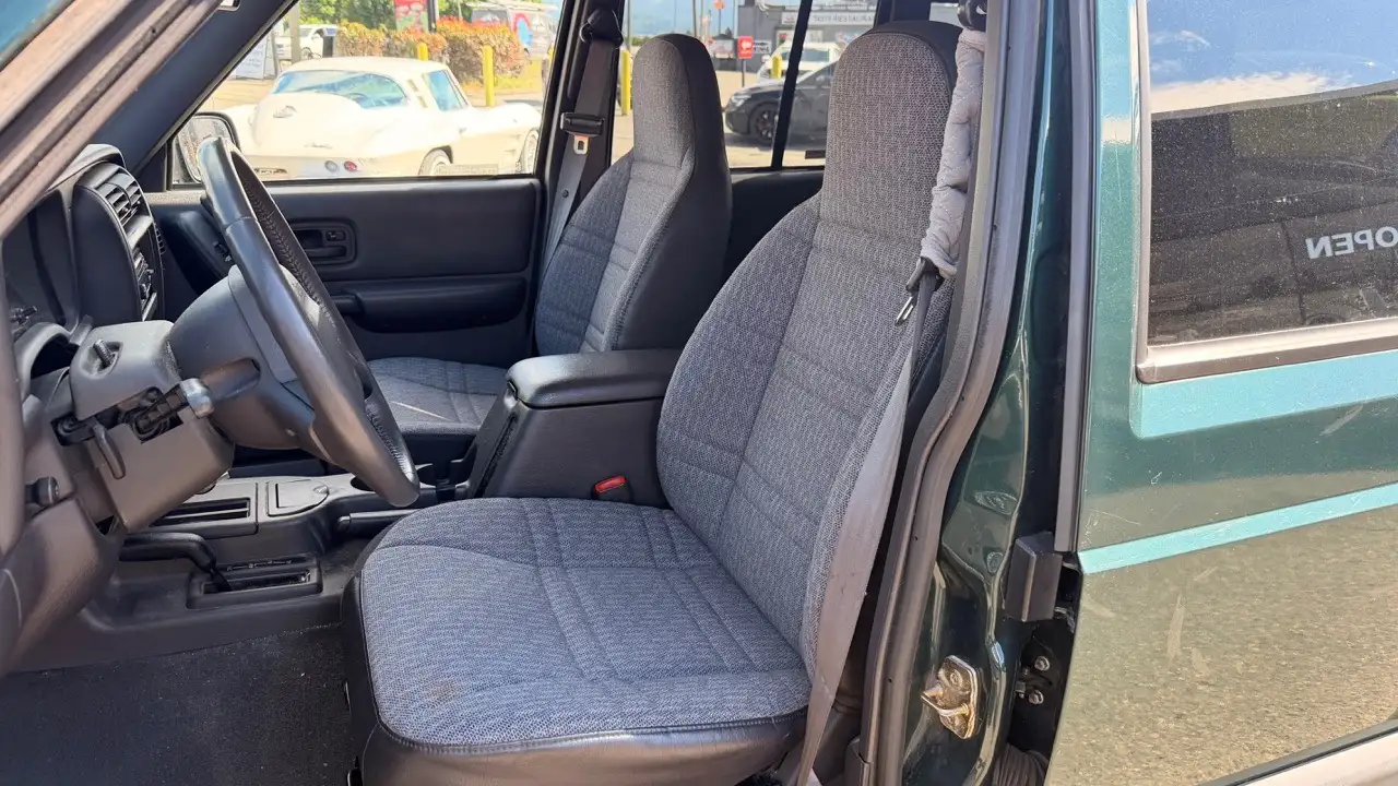 Jeep Cherokee снимка Jeep Cherokee
