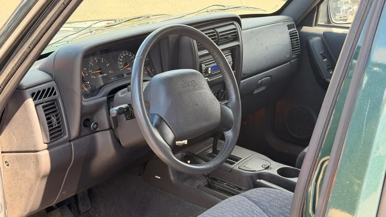 Jeep Cherokee снимка Jeep Cherokee