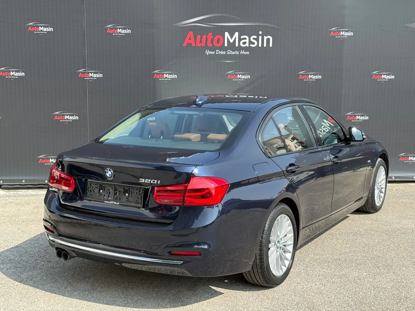 BMW 320 320 i Luxury Line //NUR 89.000 km// Blau - 2