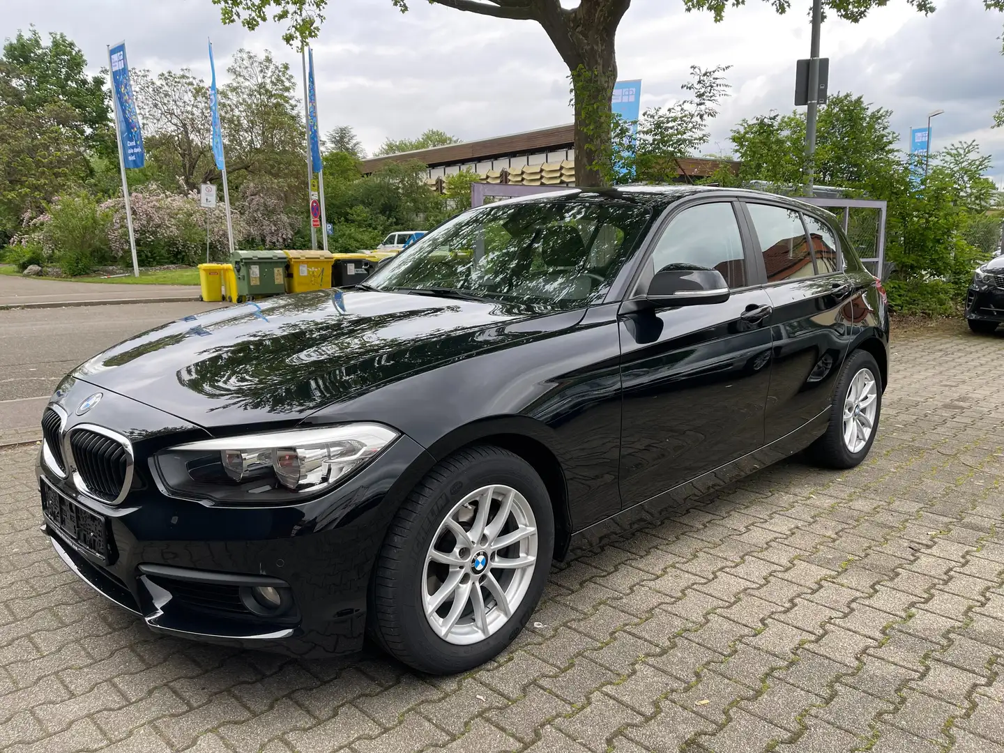 BMW 116 BMW 116i. 5-trg. Advantage, Navigation, 1Hand Noir - 1