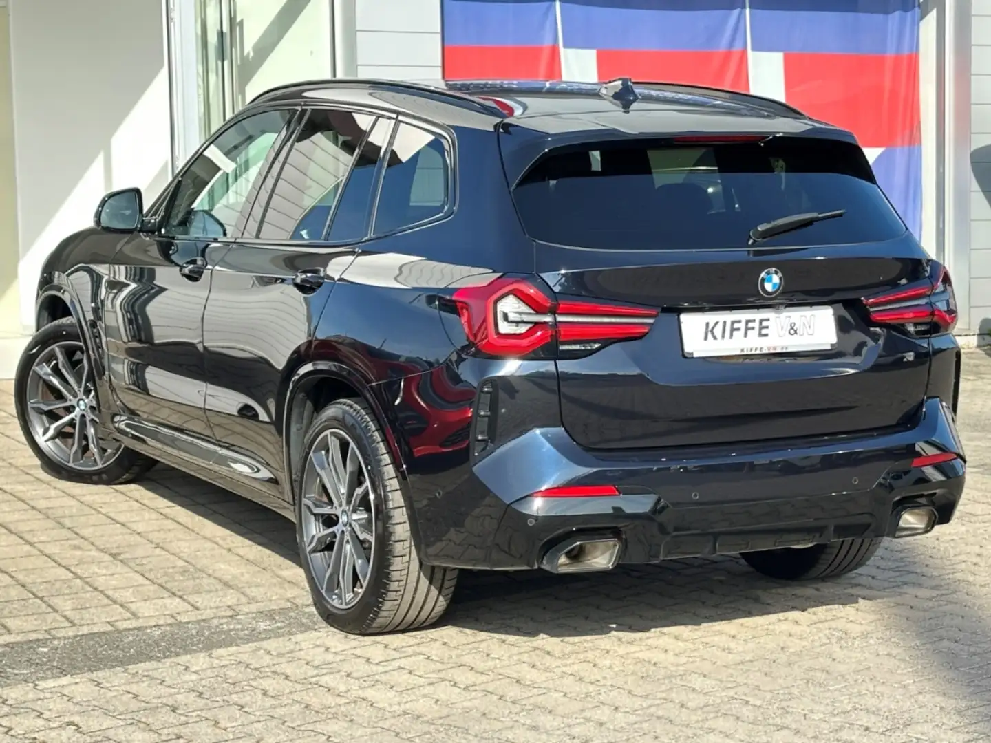 BMW X3 xD M-SPORT PANO HUD PA H/K LASER AHK MEMORY Schwarz - 2