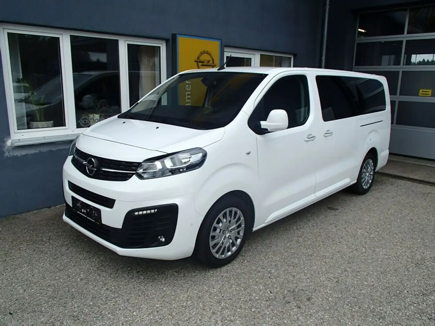 Opel Zafira Life 2,0 CDTI S&S Business Edition XL Aut. Wit - 2