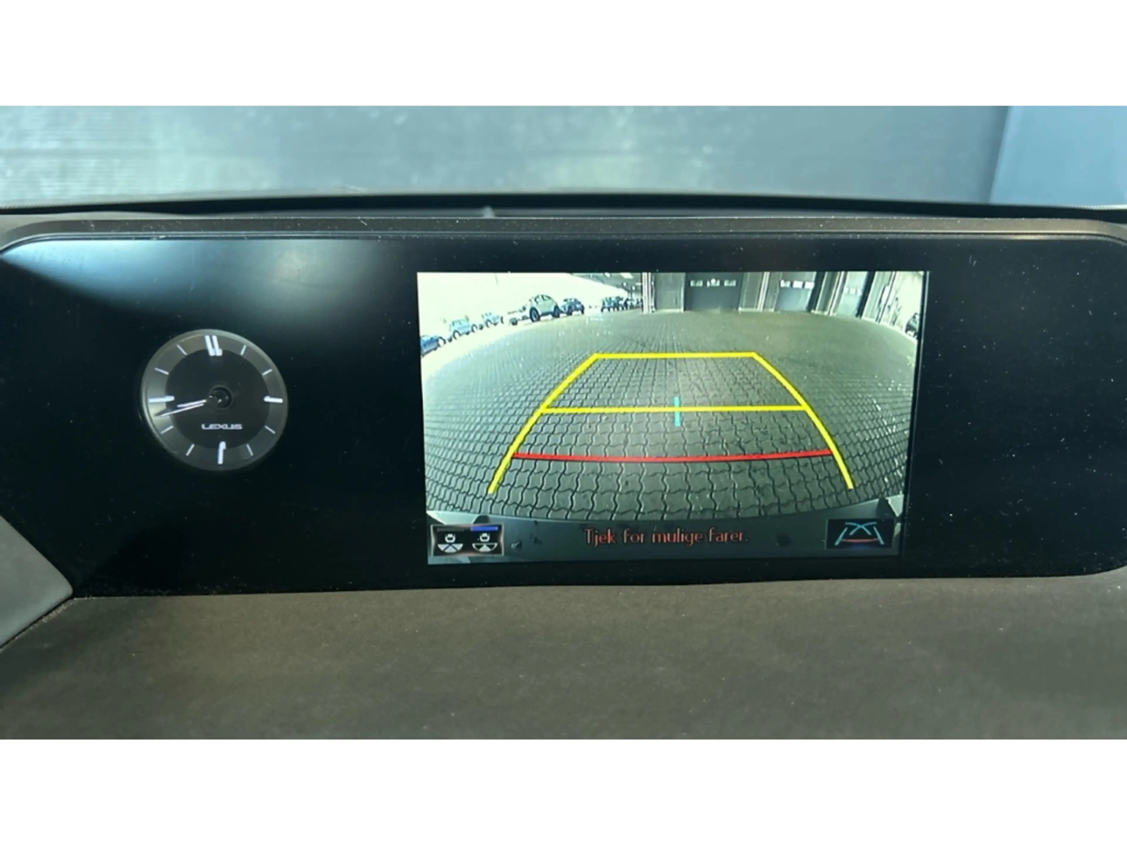 Lexus UX 300e Luxury Line Kamera Navi LED Leder Sitzklima — photo 9