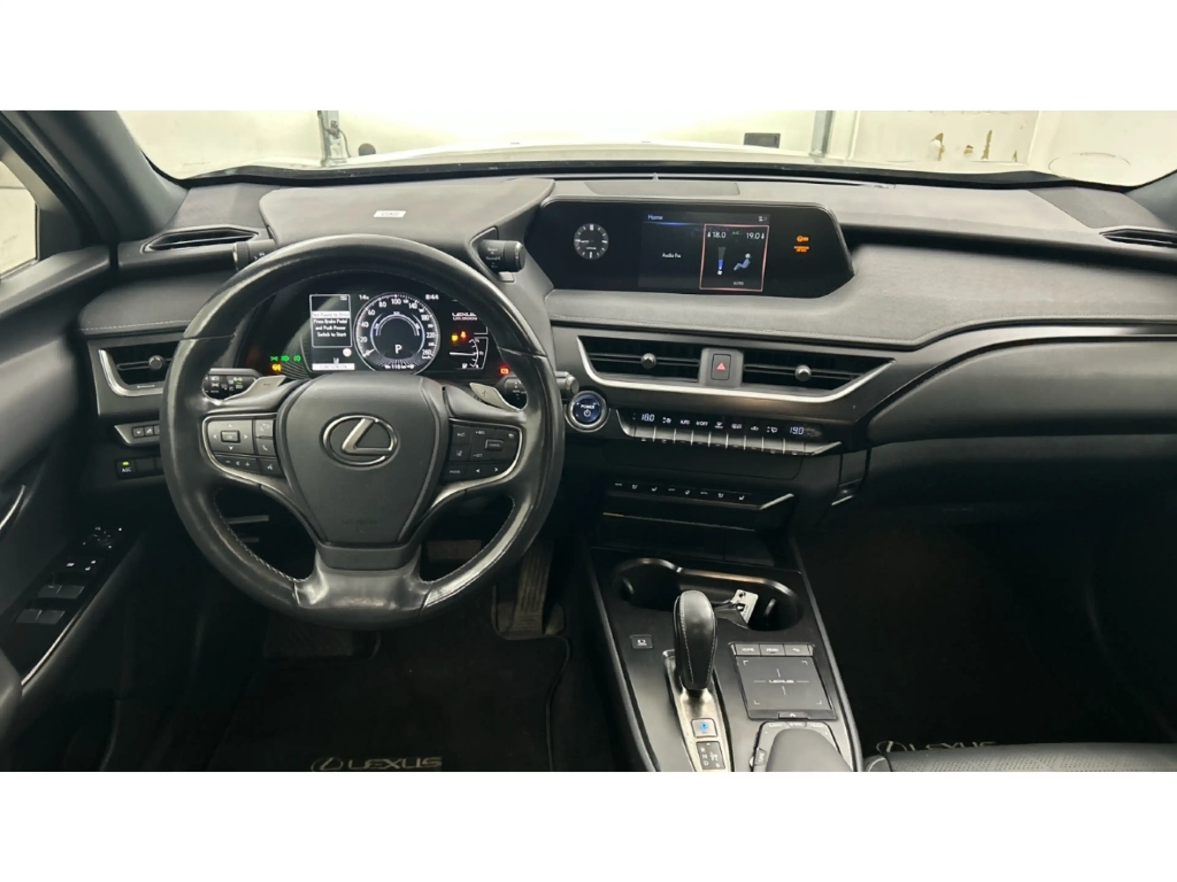 Lexus UX 300e Luxury Line Kamera Navi LED Leder Sitzklima — photo 6
